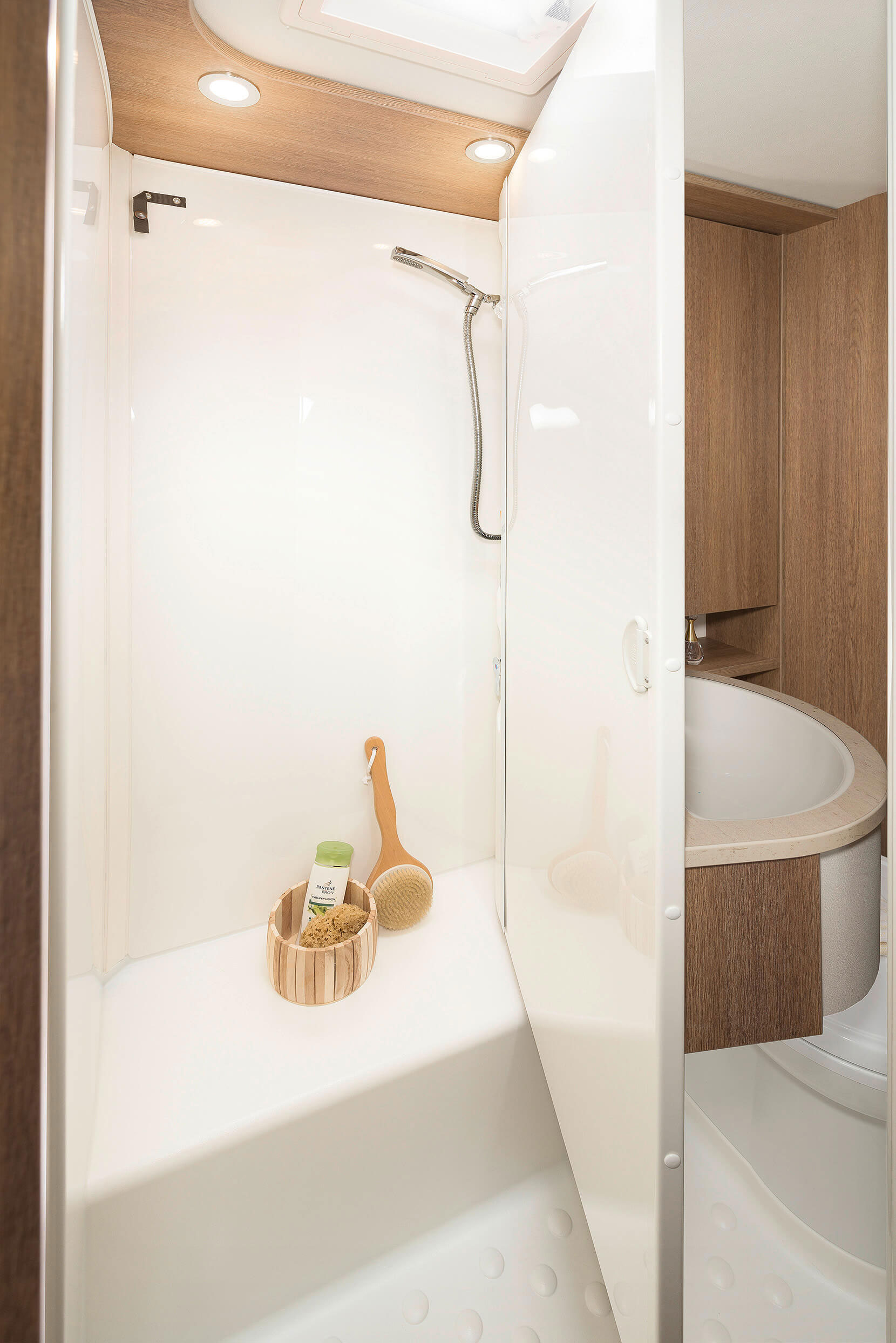 Vario-Bad mit Schwenkwand: separate Duschkabine oder Toilettenraum mit einem Schwenk • A 5887 & A 6977